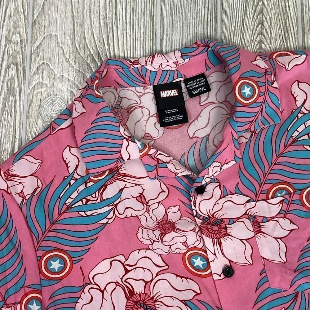 Marvel Captain America Short Sleeve Button Front Hawaiian Shirt Men’s Size Small